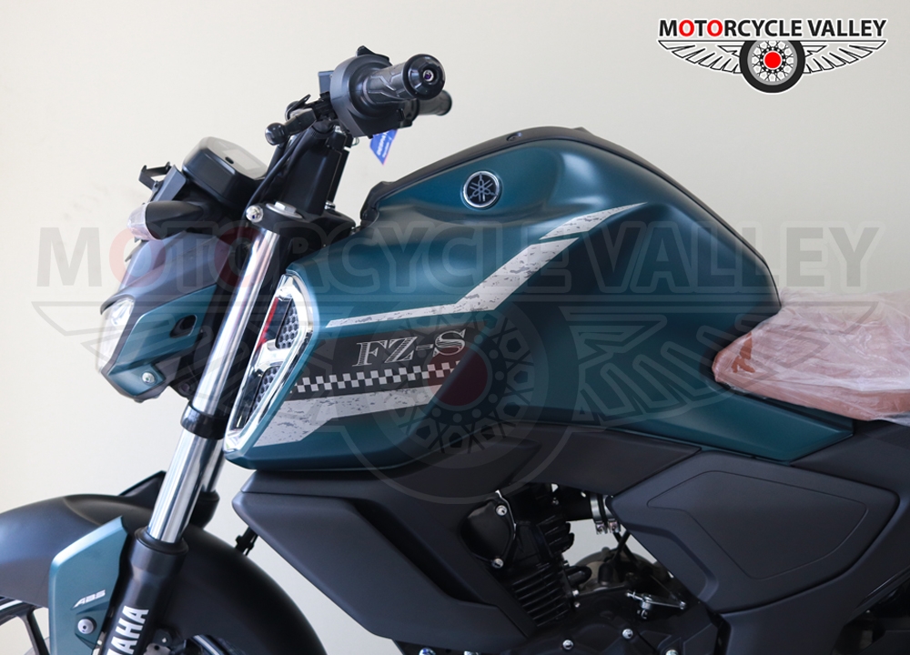 yamaha vintage edition fzs